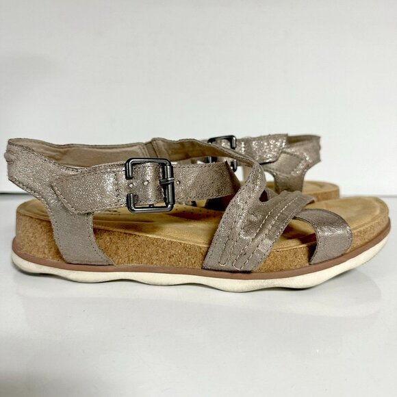 Clarks Brynn Ave Strappy Sandal - Picture 2 of 11